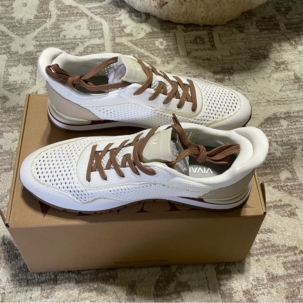 Stylish White and Tan Women's Sneakers - Picture 8 of 8